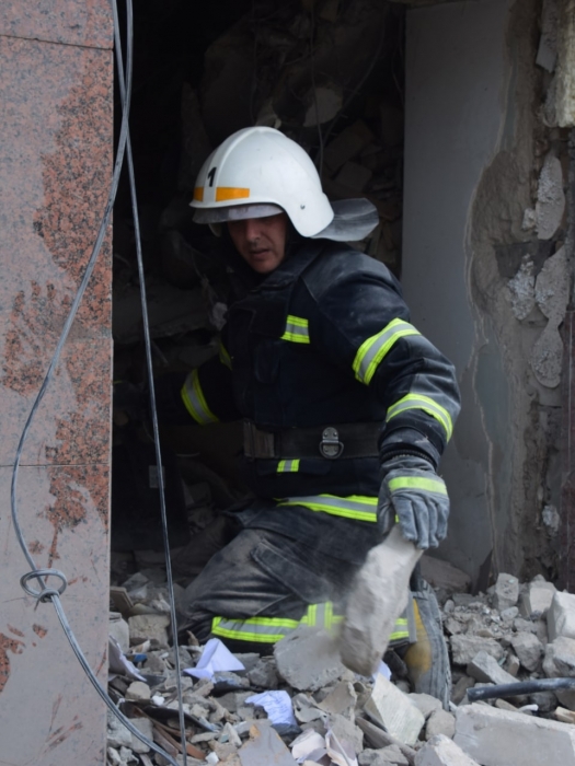 В ГСЧС опубликовали фото и видео спасательных работ в Николаевской ОГА