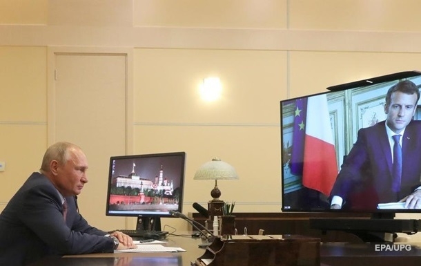 Макрон та Путін у телефонній розмові обговорили Маріуполь
