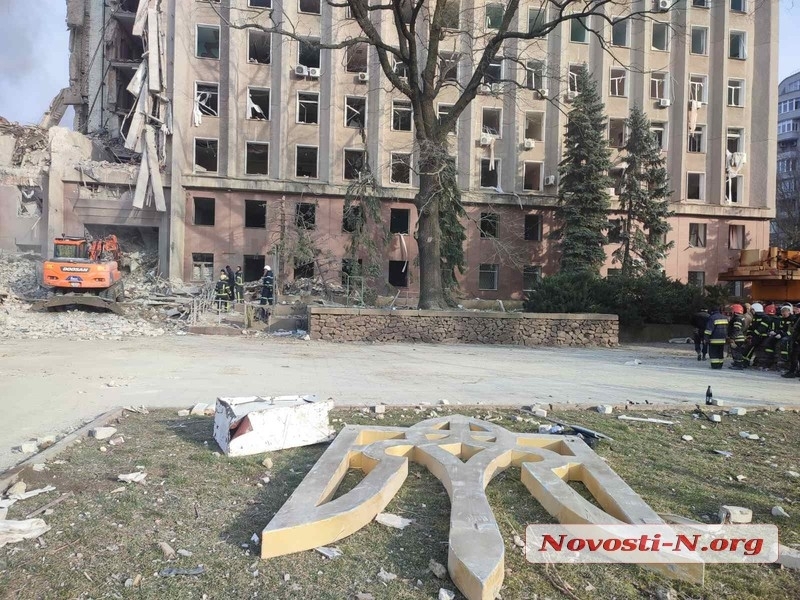 «Очень коварно»: Зеленский прокомментировал уничтожение здания ОГА в Николаеве