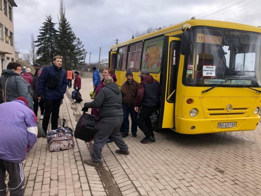 С Луганщины за день эвакуировали около 1500 жителей