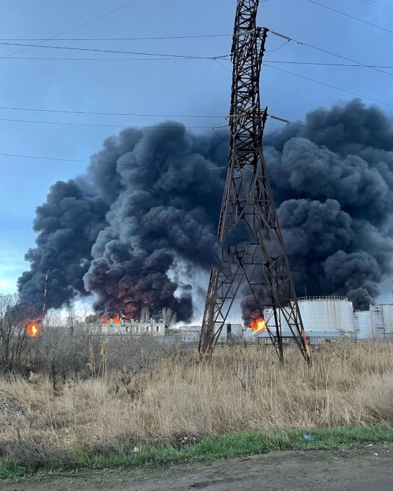 Ракетные удары по Одессе: повреждены нефтехранилище и нефтеперерабатывающий завод (фото)