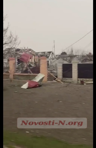 Появилось видео последствий боев в селе на границе Херсонской и Николаевской областей