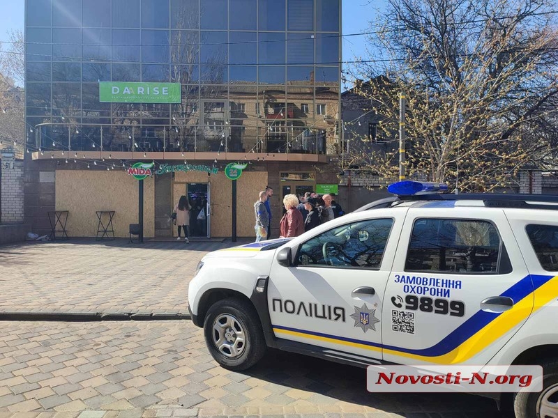 В Николаеве полиция охраны по горячим следам задержала воров, совершивших кражу в магазине