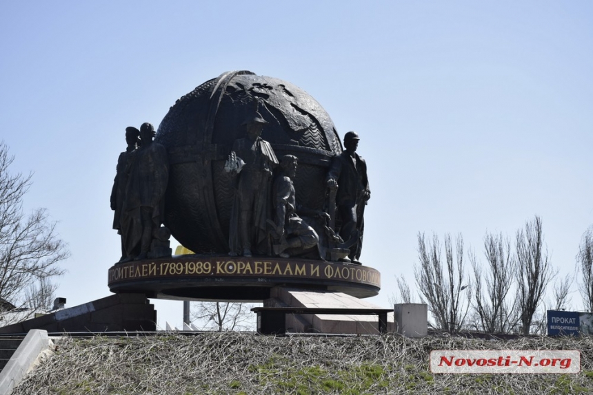 Весна в прифронтовом Николаеве (фоторепортаж)