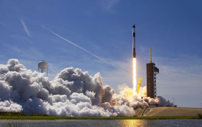 SpaceX впервые в истории отправила туристический рейс на МКС