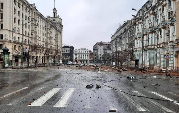 Военные РФ сбрасывают на Харьков бомбы на парашютах