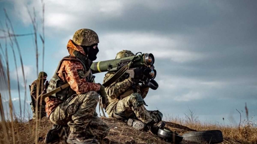 Если вовремя придет помощь Запада, Украина сможет перейти из обороны в наступление, – Арестович