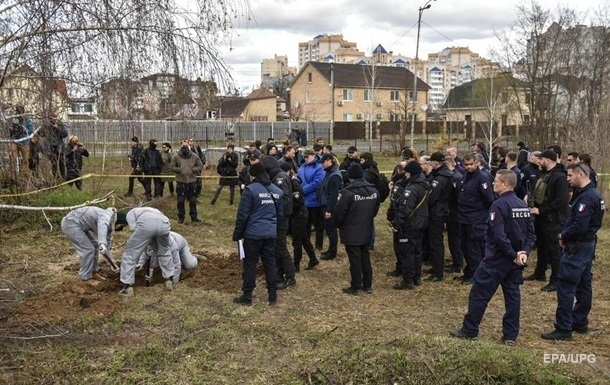 В братской могиле в Буче нашли тела женщины и двоих детей 4 и 10 лет