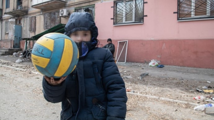 Россия использует депортированных из Украины детей для пропаганды и фейков, – СНБО