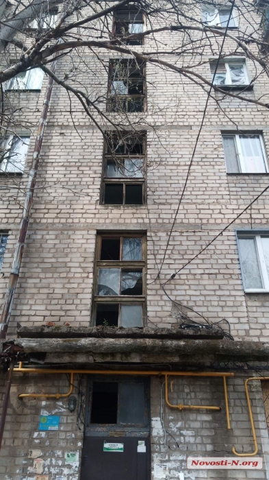 Последствия вчерашнего обстрела в Николаеве (фото, видео)