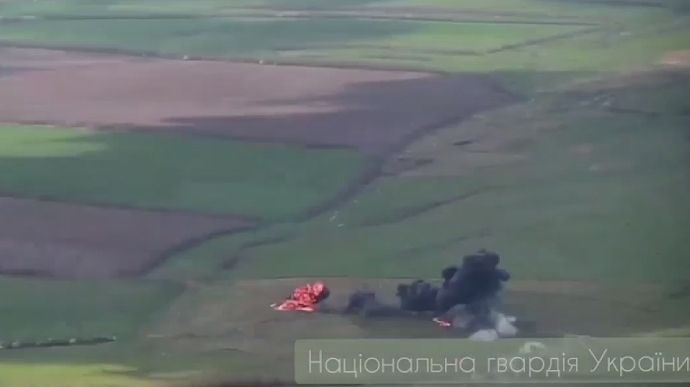 Нацгвардейцы подстрелили российский вертолет «Аллигатор» (видео)