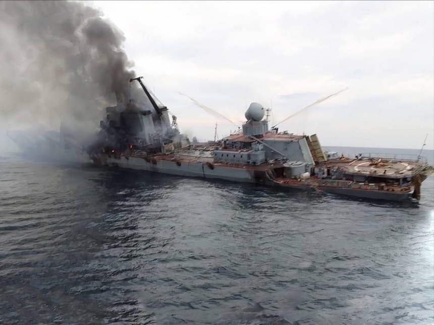 Спустя неделю в РФ сообщили, что при крушении крейсера «Москва» погиб 1 человек, 27 пропали без вести