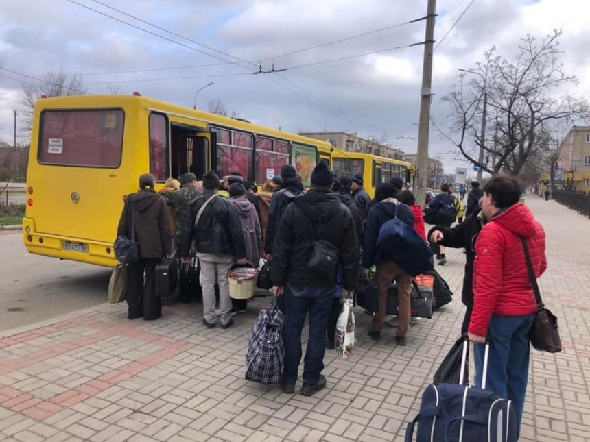 Эвакуированных за сутки стало больше: Николаевскую область покинули почти 700 человек