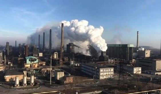 Авдеевский коксохимический завод обстреляли из реактивной артиллерии