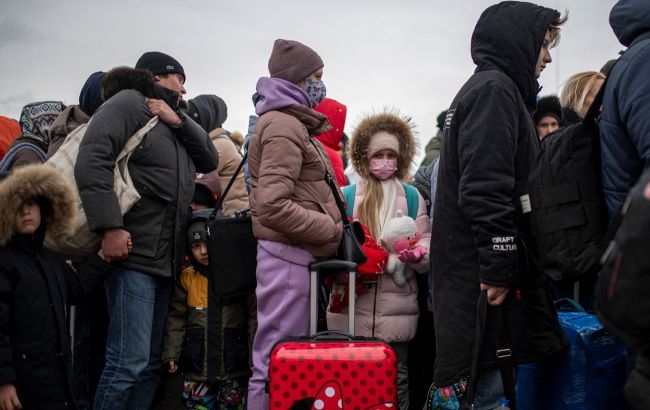 За два месяца войны почти 5,2 млн украинцев покинули страну, - ООН
