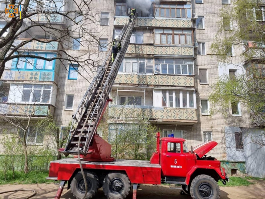 В Николаеве горела квартира в девятиэтажке: пострадала женщина