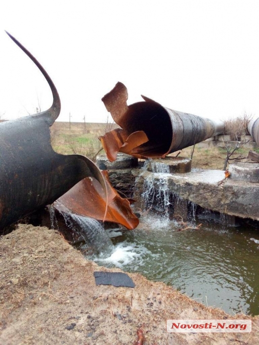Появилось фото поврежденного водовода, из-за которого уже две недели в Николаеве нет воды