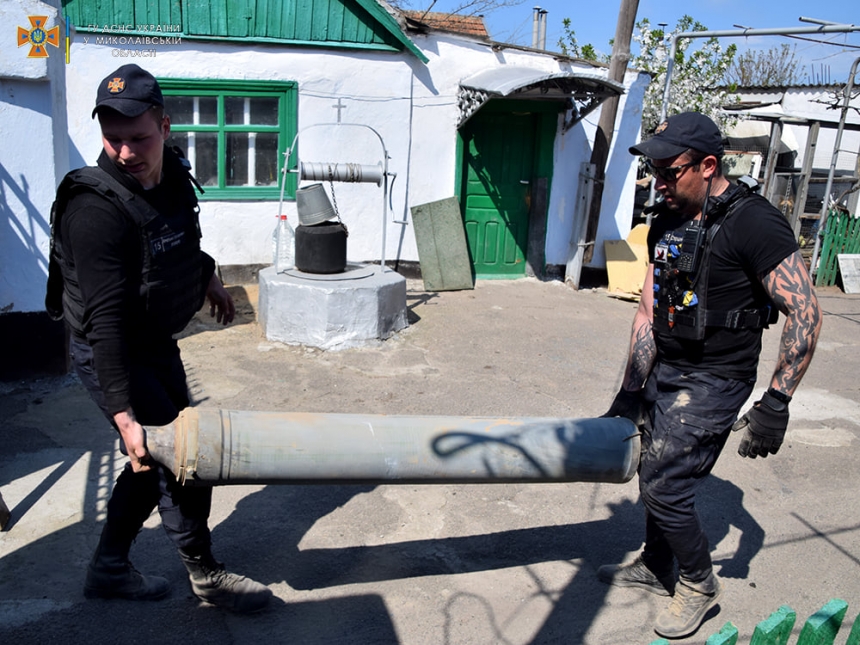 Николаевские и одесские спасатели совместно уничтожают вражеские боеприпасы
