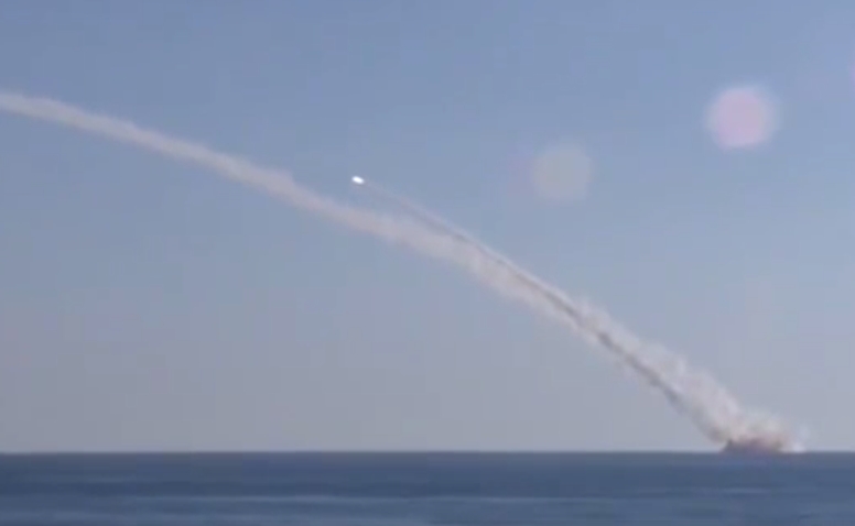  В РФ показали, как стреляют по украинским городам ракетами «Калибр» с подводной лодки в Черном море