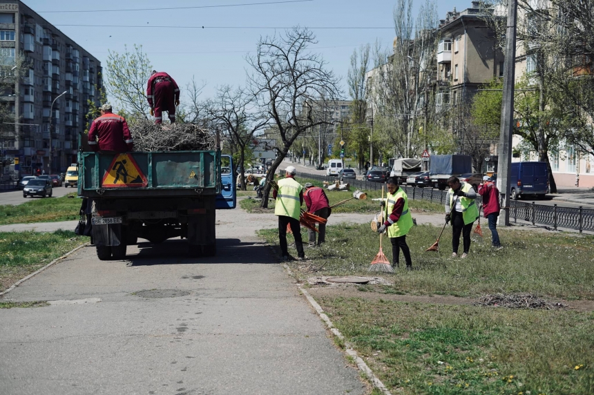Сенкевич продемонстрировал, как коммунальщики держат «на плаву» Николаев
