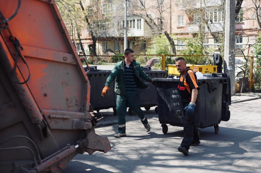 Сенкевич продемонстрировал, как коммунальщики держат «на плаву» Николаев