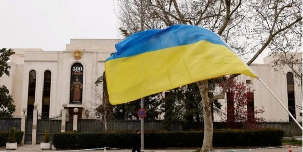 В Берлине задержали мужчину за флажки Украины