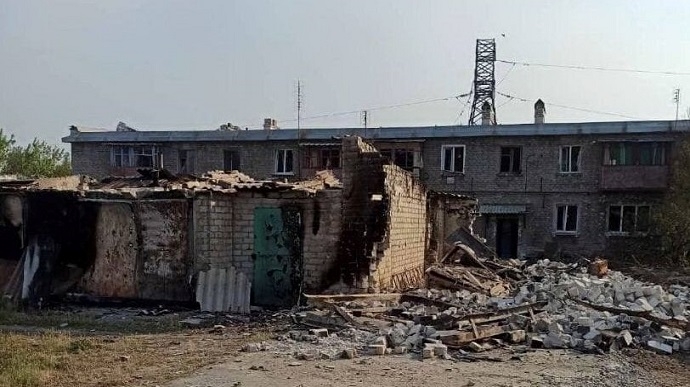 Удар по Луганской области: пропала связь с 11 людьми под завалами в Шипилово