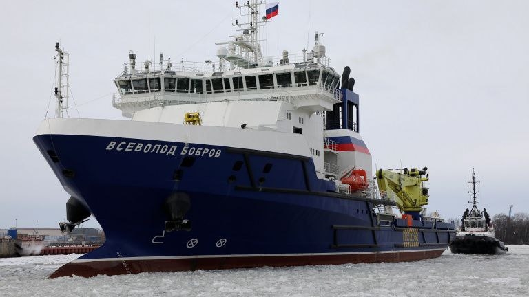 ВСУ возле Змеиного подбили российское судно «Всеволод Бобров»