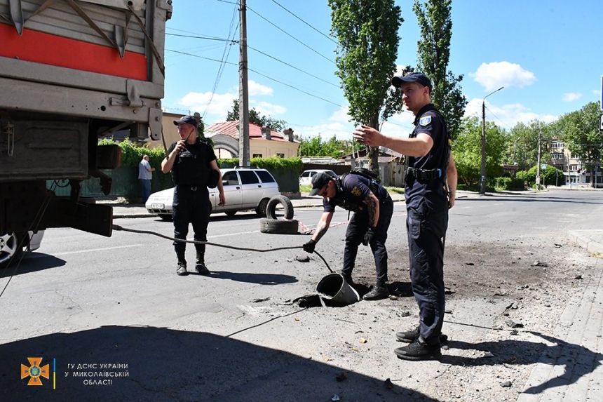 Спасатели показали, как ликвидировали последствия утренних обстрелов в Николаеве