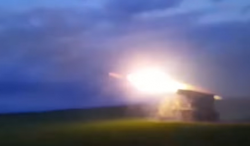 «Это за Краматорск!»: видео, как николаевские десантники поливают «Градами» позиции врага