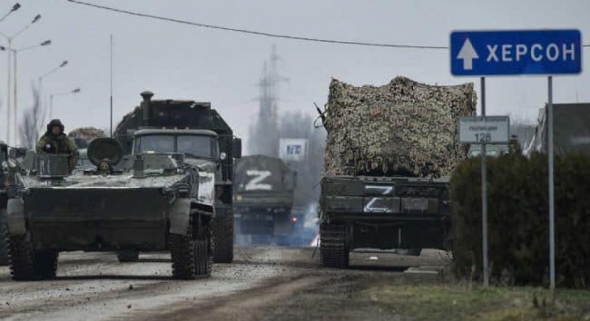 Россия обустраивает третью линию обороны на захваченном юге Украины, - ГУР