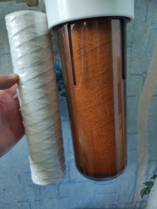 Николаевцы показали, как выглядят фильтры после месяца очистки водопроводной воды