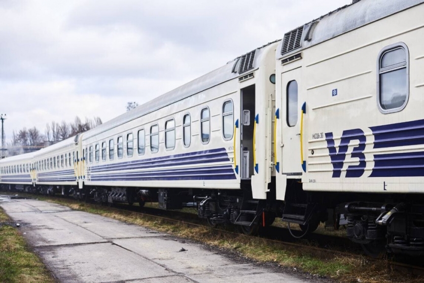 Ракетный удар по Львовской области: более 10 поездов задерживаются