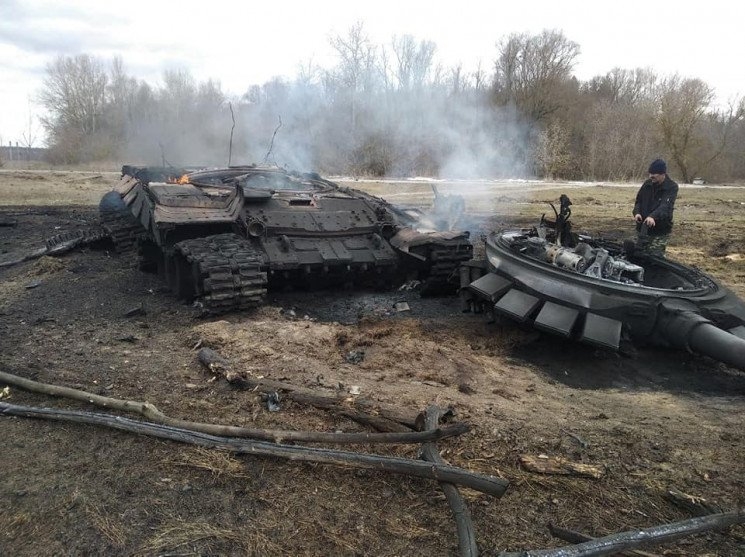 Николаевские морпехи показали, как уничтожают танк врага (видео)