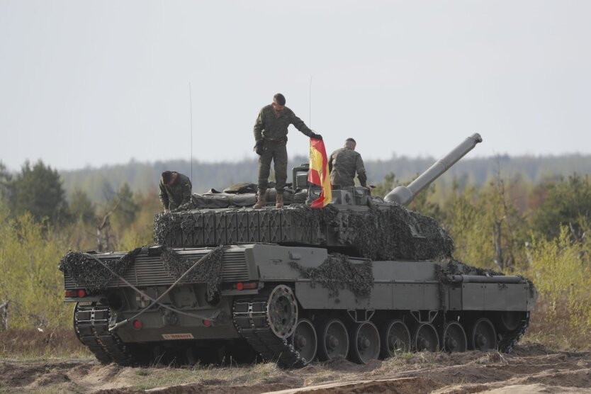 Испания готова передать Украине тяжелое вооружение, - СМИ