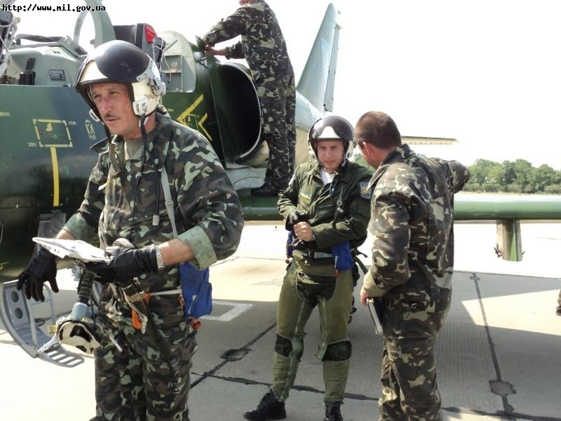 На Николаевщине продолжается летно-методический сбор военных летчиков: налетали уже более 196 часов