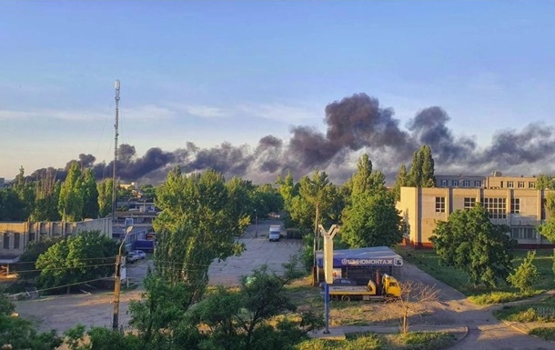 В оккупированном Бердянске под утро прогремели три взрыва (видео)