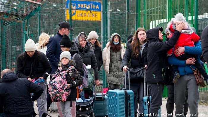 В Чехии ограничили выплаты гуманитарного пособия украинским беженцам