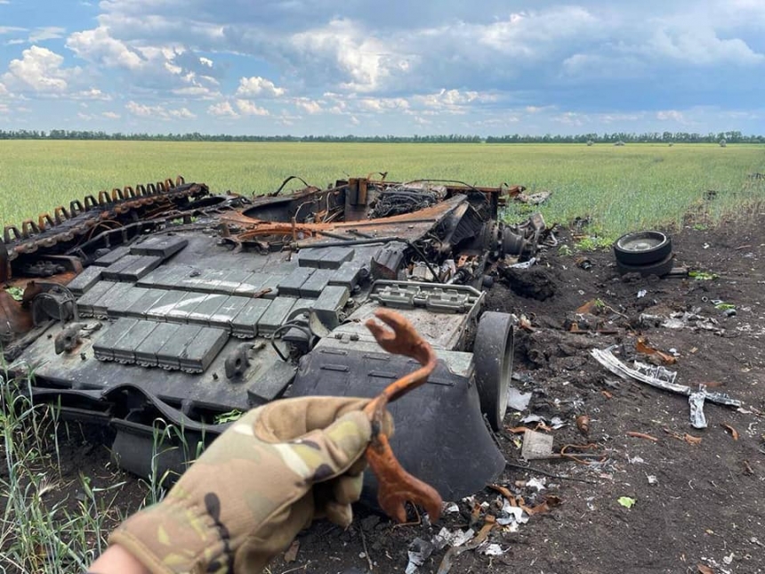 Оккупанты штурмуют Северодонецк и пытаются прорвать оборону под Славянском, - Генштаб