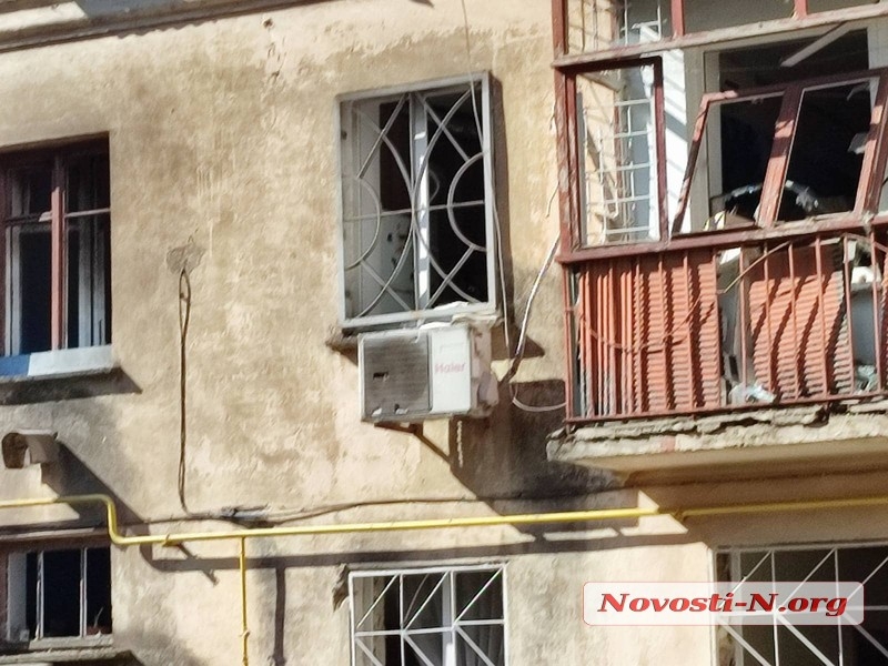 Появились фото и видео последствий ракетного удара по Николаеву