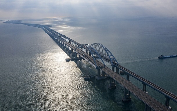 Арестович об ударе по Крымскому мосту: «стрелять бесполезно»