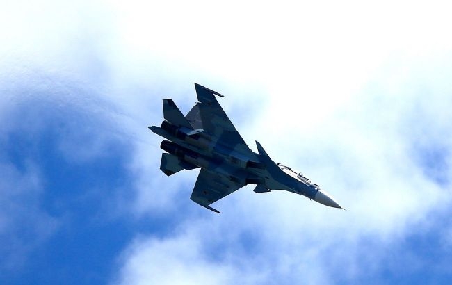 Россия усилила авиаудары и развернула возле границы ЗРК C-300, - Генштаб