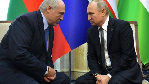 Лукашенко на встрече с Путиным назвал ограничение транзита в Калининград «объявлением войны»