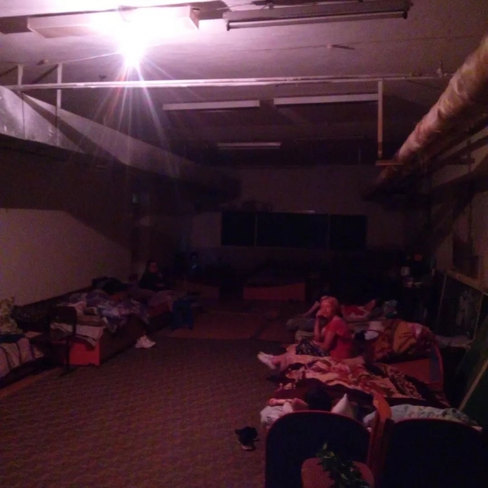 «Люди прячутся и живут в подвалах»: волонтер показал жизнь в оккупированной Снигиревке (фото)