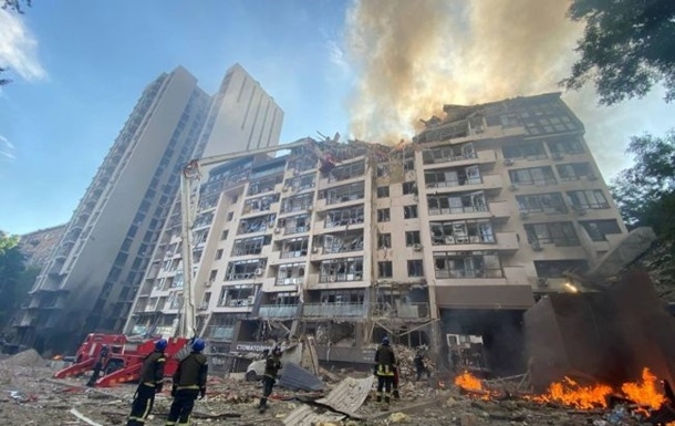 Удар по Киеву: вражеская ракета попала в девятиэтажку, есть погибший и пострадавшие