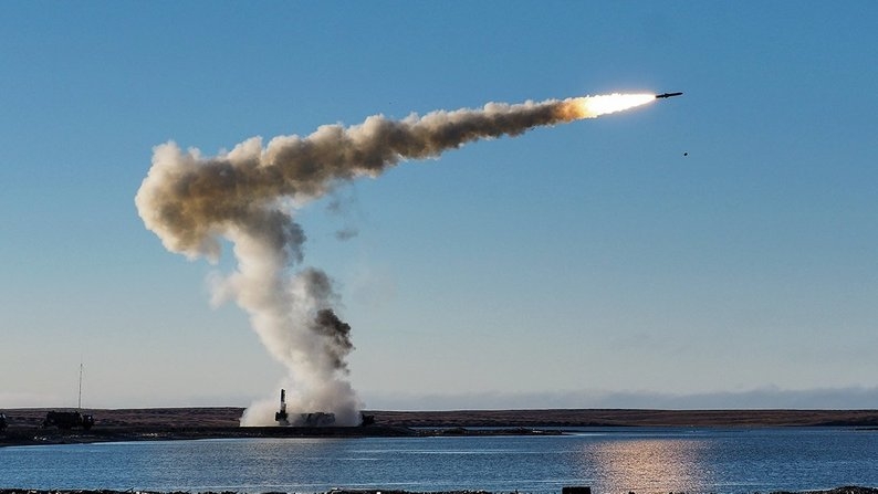 На подлете к Одессе сбили две противокорабельные ракеты «Оникс»