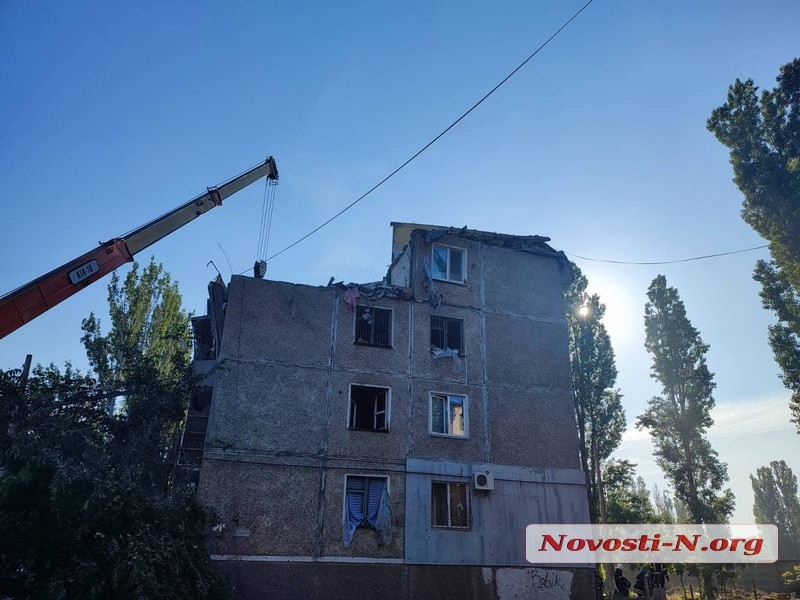 Попадание ракеты в многоэтажку в Николаеве: число погибших возросло до 4 человек