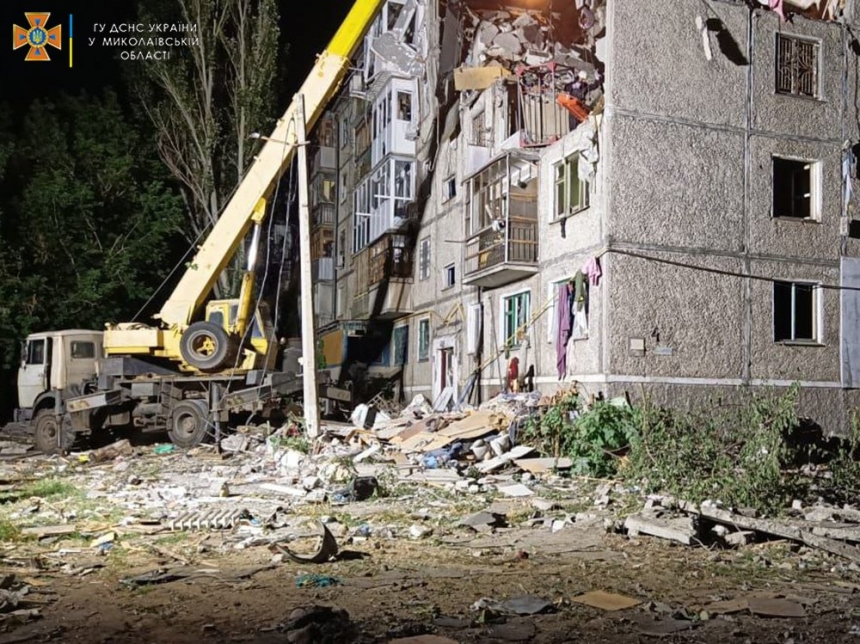 Ракетный удар по многоэтажке в Николаеве: увеличилось число погибших и пострадавших