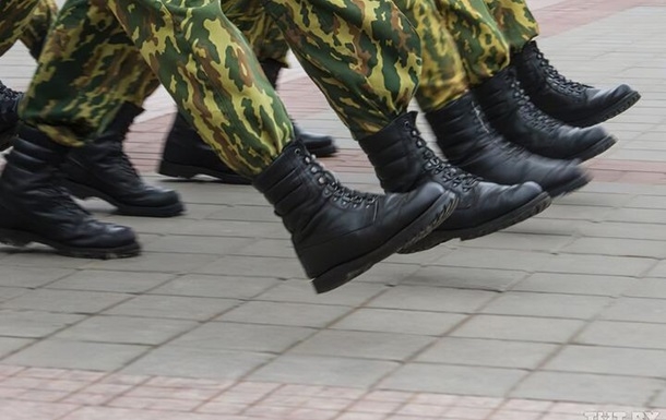 В Беларуси военнообязанных массово вызывают в военкоматы, - СМИ