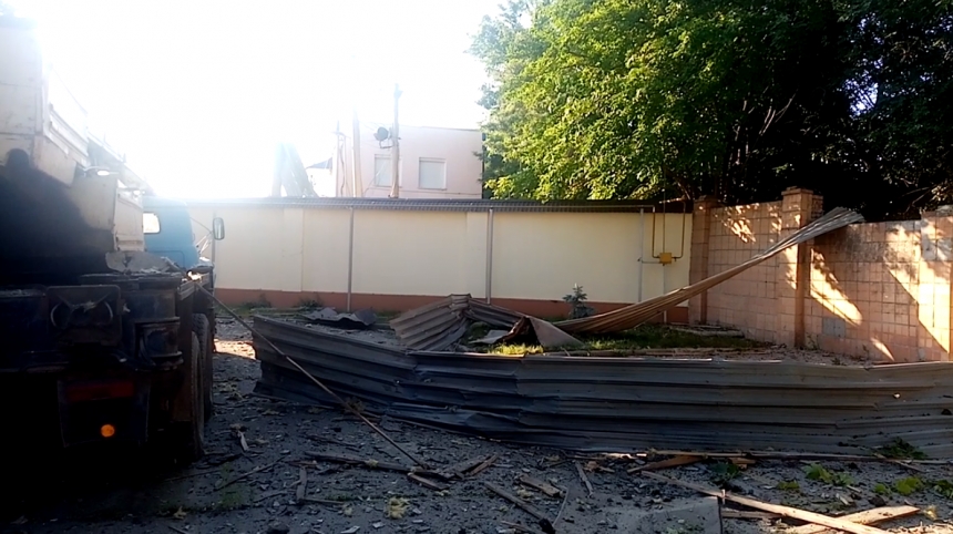 Появились фото и видео последствий утреннего ракетного удара по Николаеву